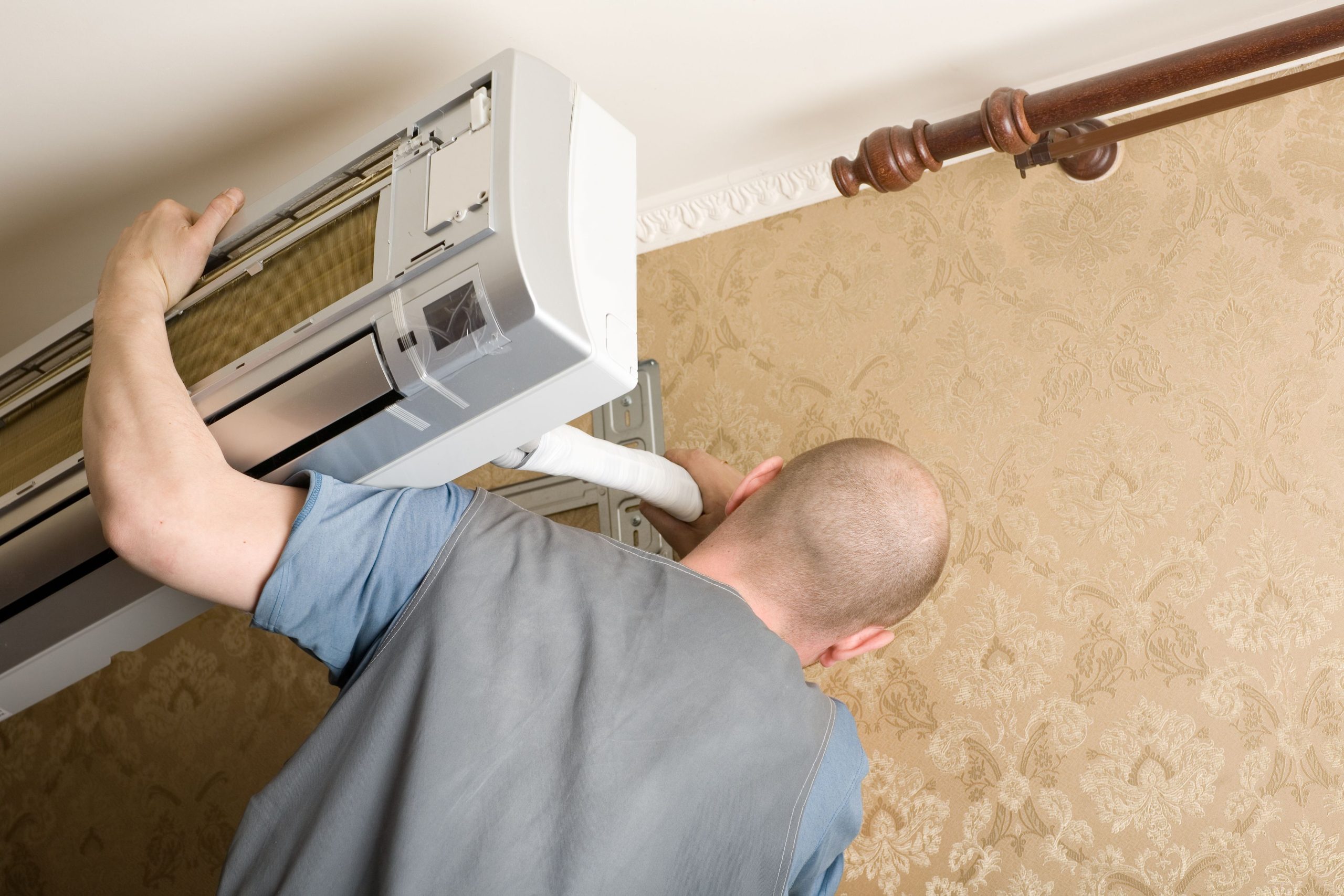 Top Signs You Need Emergency HVAC Service in Highland Park, IL